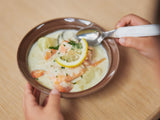 こどもボウルFUNで食事をしている様子