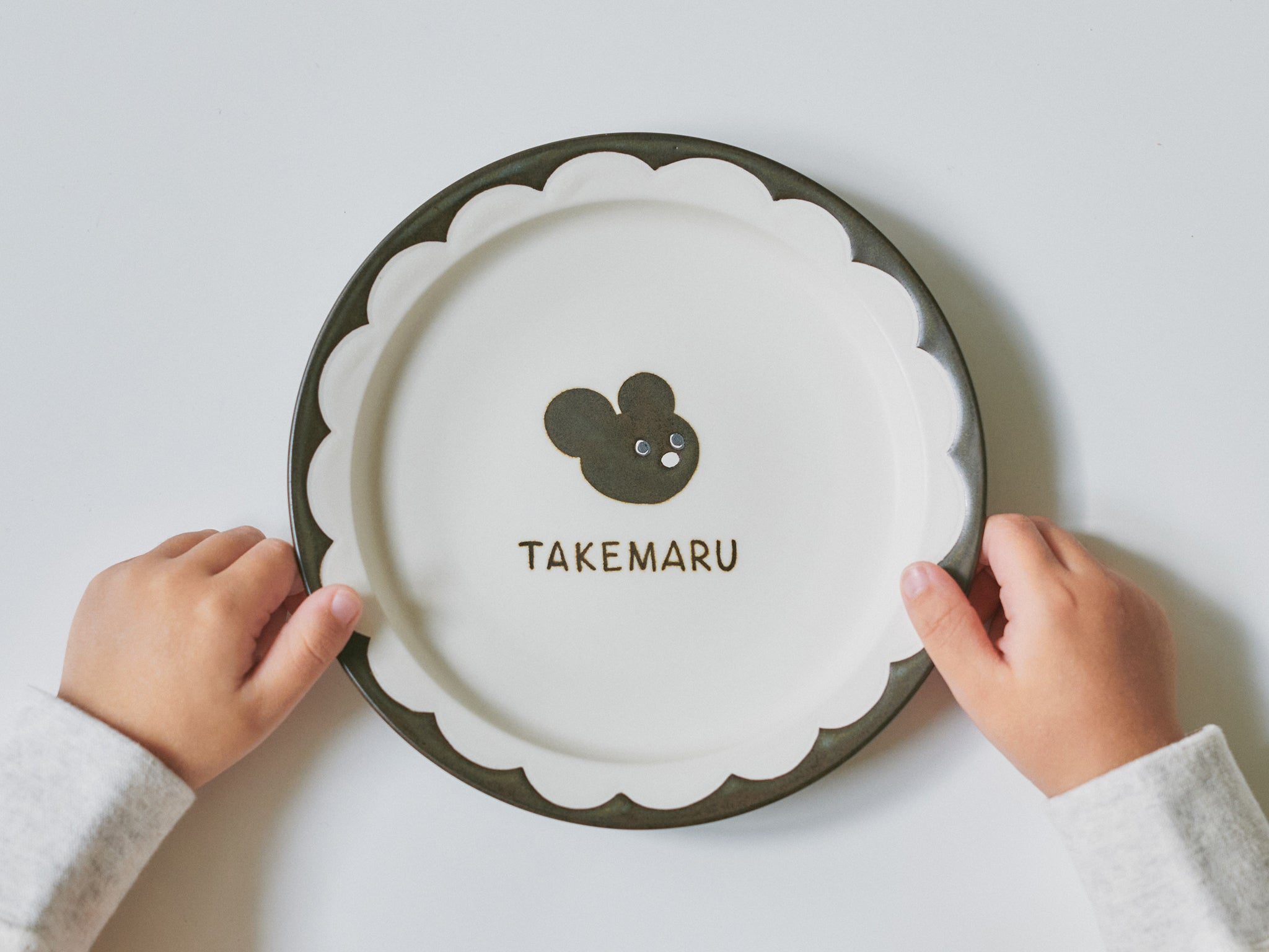 砥部焼こどもプレート名入れ例